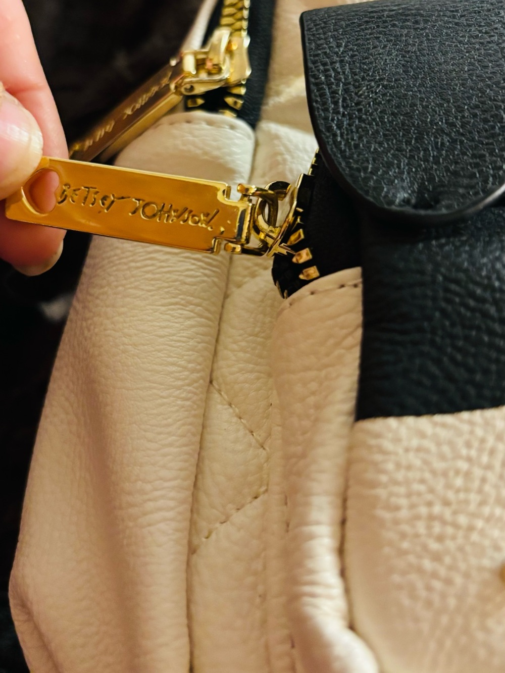 Betsey Johnson White and Black Quilted Mini Backpack NWOT - Picture 5 of 10